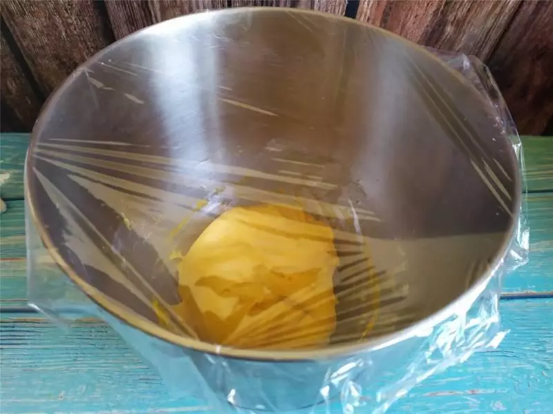 麵包中加蔬菜,保護視力營養高,孩子連吃3天都不膩,當早餐最棒