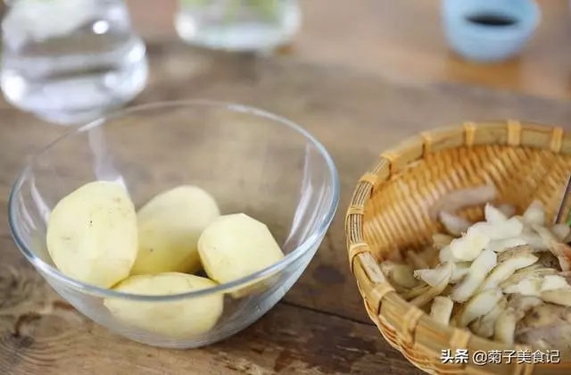 土豆片的又一經典做法,步驟詳細,3分鐘學會,值得收藏