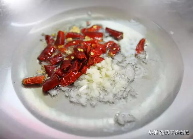 土豆片的又一經典做法,步驟詳細,3分鐘學會,值得收藏