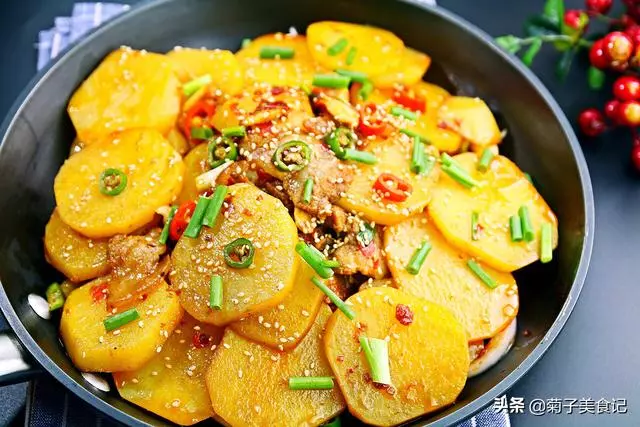 愛吃土豆的你有福了,土豆的十種家常做法,每一道都是經典