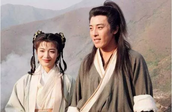 54歲呂頌賢近照曝光,隱藏了11年的美麗老婆,原來是大家熟悉的她
