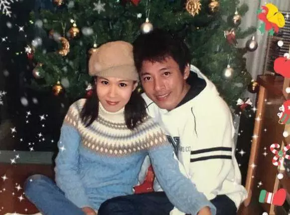 54歲呂頌賢近照曝光,隱藏了11年的美麗老婆,原來是大家熟悉的她
