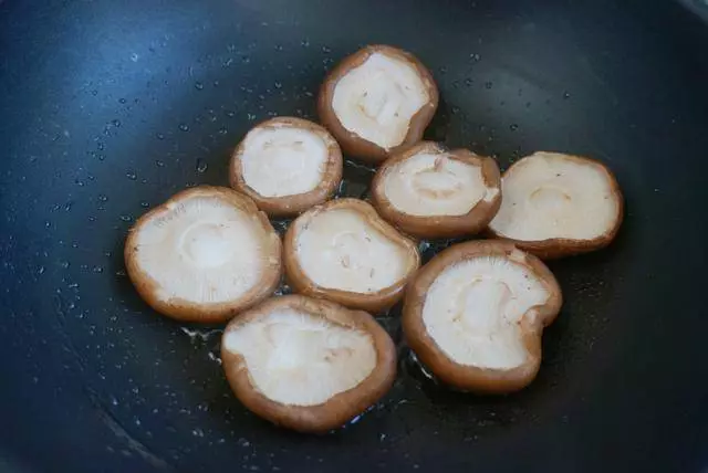 香菇別再炒油菜了 不放鹽醬油 簡單好吃