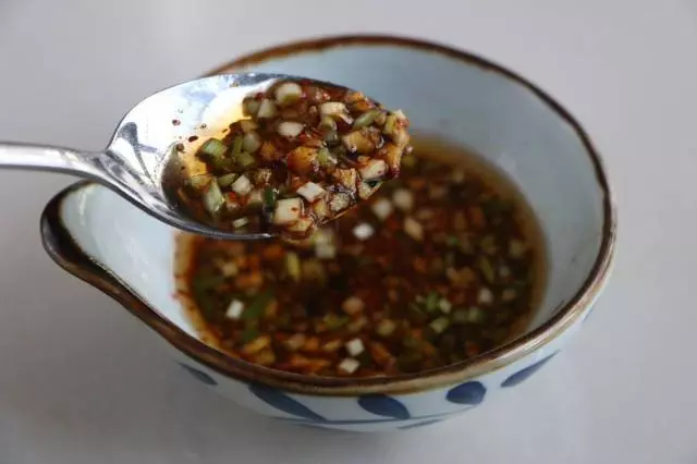 喜歡包菜的要收藏 撕一撕拌一拌 香辣爽脆 比大魚大肉都過癮
