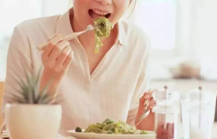 醫生告誡 少這樣吃飯 可以延年益壽 很多人都不知道