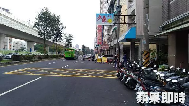 驚悚音檔曝光!女運將遭摸胸哭「不要」 男客強索吻遭肉搜