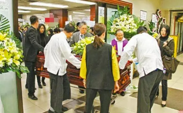 「人有三魂,分別為生魂、靈魂及覺魂「這些話」千萬別在殯儀館說出口!後果讓人看了頭皮發麻!