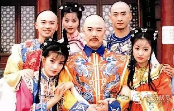 看了這麼多遍《還珠格格》,都沒發現這秘密!原來「爾康」當年就超扯了!