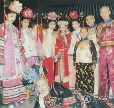 看了這麼多遍《還珠格格》,都沒發現這秘密!原來「爾康」當年就超扯了!
