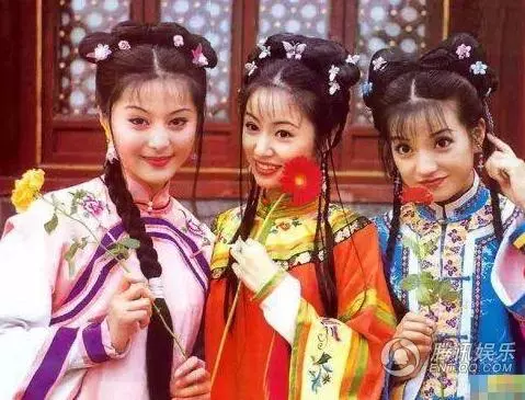 看了這麼多遍《還珠格格》,都沒發現這秘密!原來「爾康」當年就超扯了!