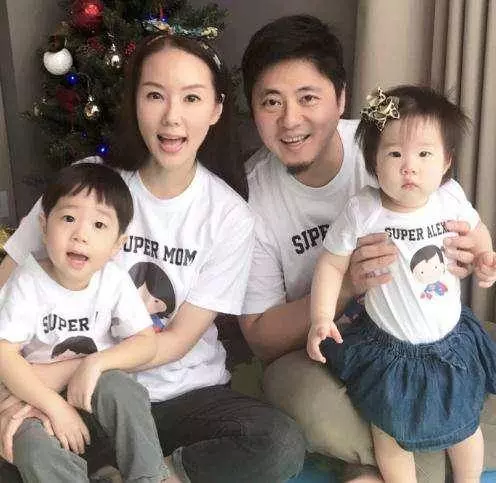 新加坡四美現狀:三美都嫁給了愛情,唯獨她八年婚姻還是散了