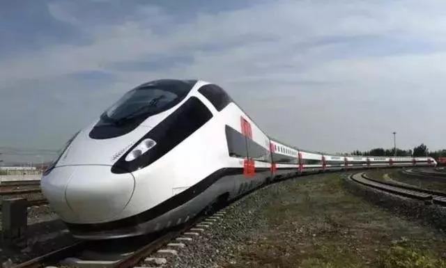 中國要建雙層高鐵!首輛可變編組動車已測試成功,期待正式運行!