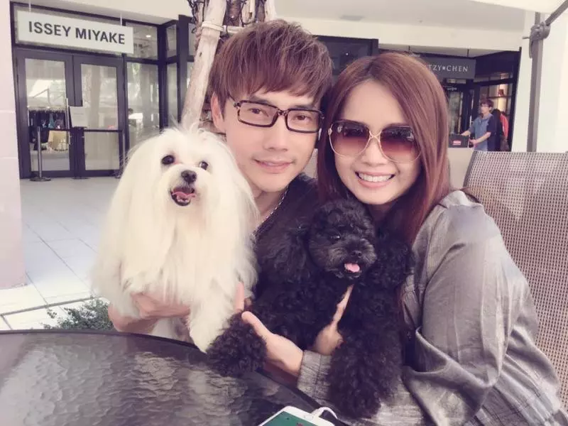 實現結婚承諾!包偉銘寵妻不手軟,過年「大撒50萬紅包」給家人,還帶老婆「環遊世界」羨煞眾人!