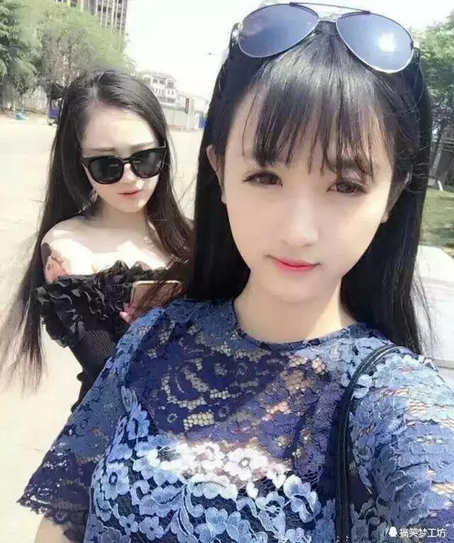 我老公在前面 , 能不這麼猴急唄 , 看到多不好