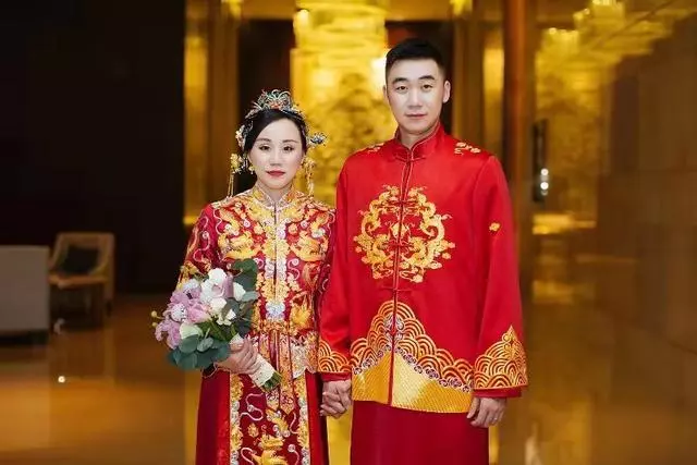 洪煒與趙芸蕾今天舉行大婚,柴飈任伴郎