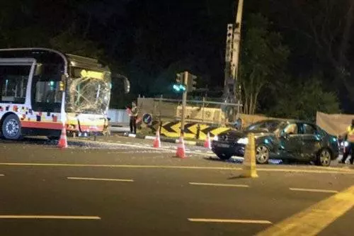 涉疏忽駕駛致好友身亡, 女司機認罪 庭上痛哭40分鐘!