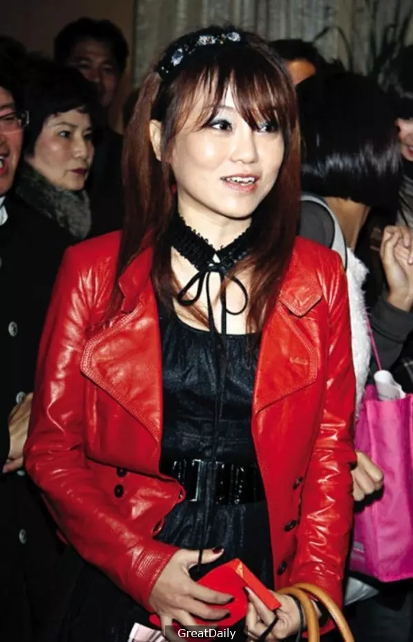 還記得她嗎?她是沈玉琳交往九年的前女友!被嫌棄卸妝太醜而在節目上分手最後還..