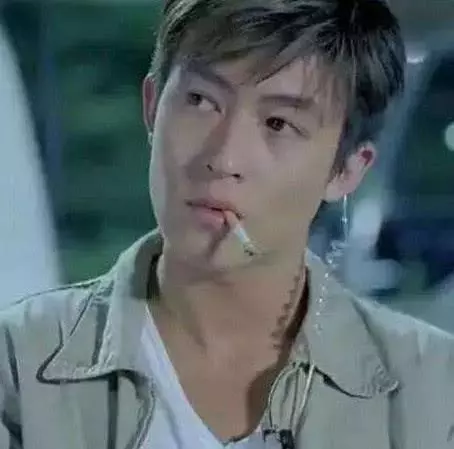 十年前曝光陳冠希的秘密,讓阿嬌張柏芝被迫退圈,如今他遭報應了