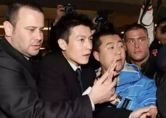 十年前曝光陳冠希的秘密,讓阿嬌張柏芝被迫退圈,如今他遭報應了