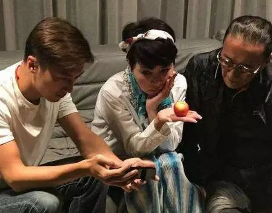 反悔了!謝霆鋒願花三億要回孩子的撫養權!張柏芝回應句句嗆人,兒子也不願當他兒子!