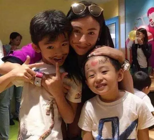 反悔了!謝霆鋒願花三億要回孩子的撫養權!張柏芝回應句句嗆人,兒子也不願當他兒子!