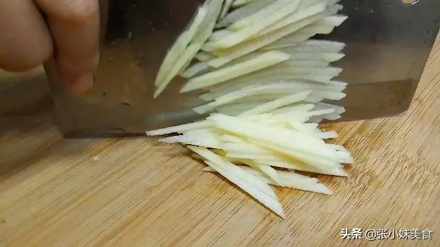 2個蘋果,2個雞蛋,不用烤箱,簡單一做,天天都吃不膩!