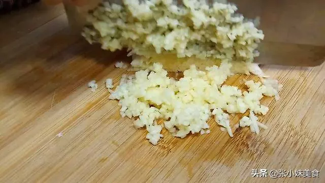 2個蘋果,2個雞蛋,不用烤箱,簡單一做,天天都吃不膩!