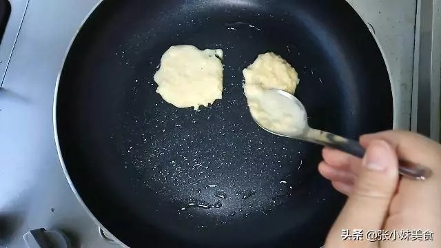 2個蘋果,2個雞蛋,不用烤箱,簡單一做,天天都吃不膩!