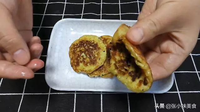2個蘋果,2個雞蛋,不用烤箱,簡單一做,天天都吃不膩!