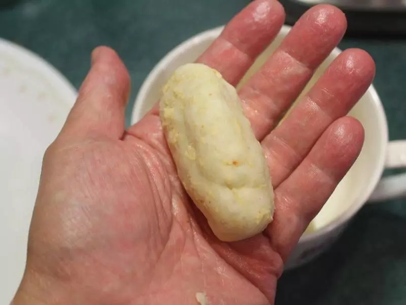 老媽用馬鈴薯做小零食,一 口下去香酥甜脆,小姪女吃後不願意回家!