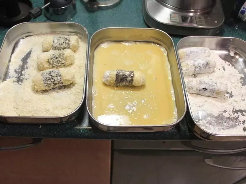 老媽用馬鈴薯做小零食,一 口下去香酥甜脆,小姪女吃後不願意回家!