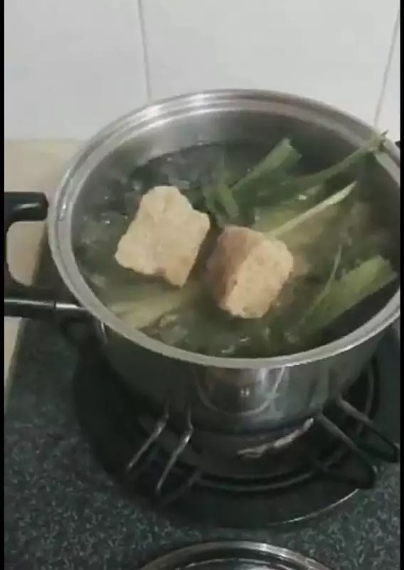 今天就來試試這《養生香茅茶》做法簡單,功效超強,而且你會發現它很好喝哦!!