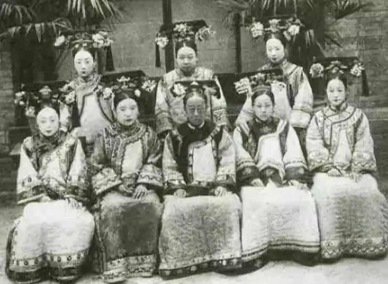 看完皇后、令妃、後宮「三千佳麗的素顏照」終於知道皇上有多苦了!