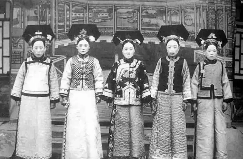 看完皇后、令妃、後宮「三千佳麗的素顏照」終於知道皇上有多苦了!