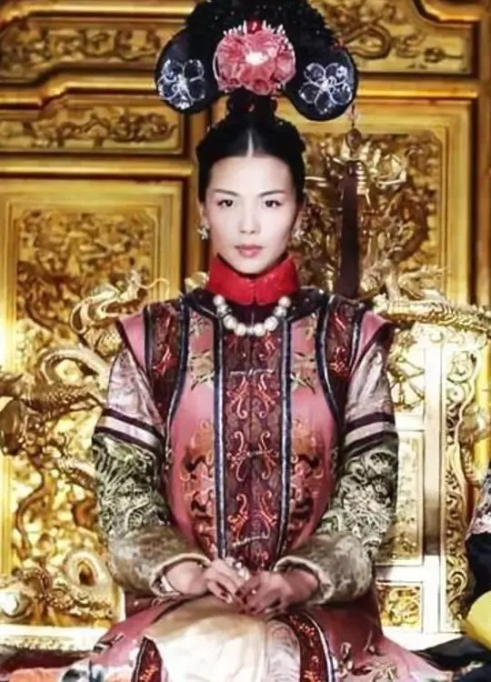 看完皇后、令妃、後宮「三千佳麗的素顏照」終於知道皇上有多苦了!