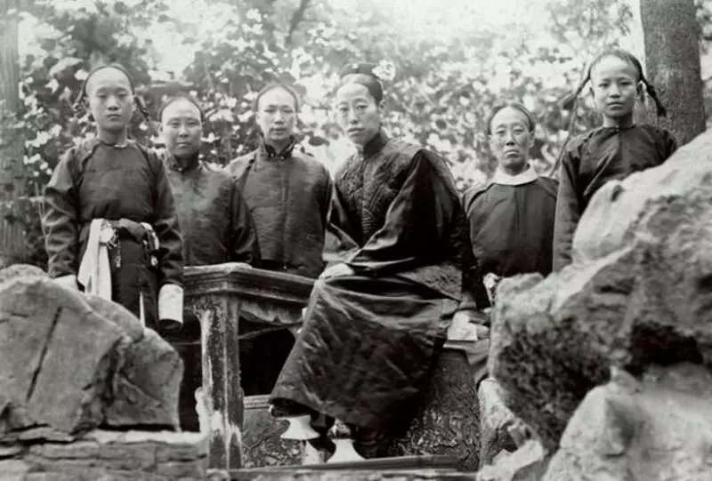 看完皇后、令妃、後宮「三千佳麗的素顏照」終於知道皇上有多苦了!
