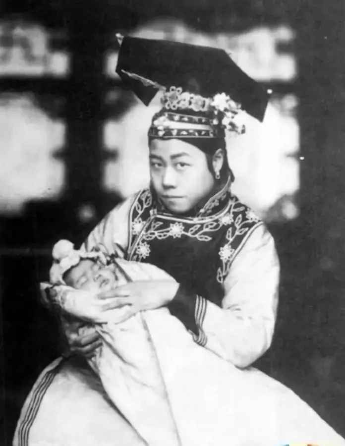 看完皇后、令妃、後宮「三千佳麗的素顏照」終於知道皇上有多苦了!