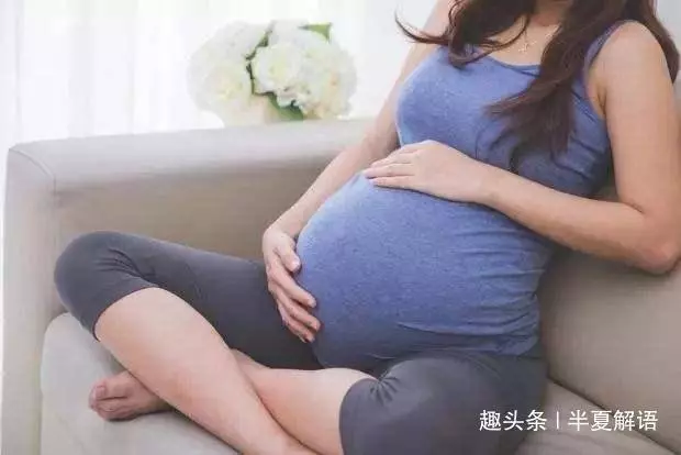 兒子滿月,婆婆逼兒媳交份子錢,兒媳不給被打,指指孩子,全家蒙