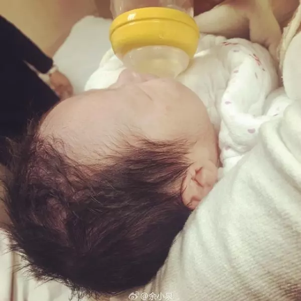 「她」花了8年把自己整成范冰冰!嫁給富豪生下一個兒子後,「兒子竟然長這樣」!!