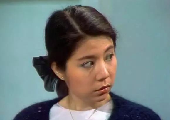 黃家駒離世後,她終身未嫁,一枚戒指卻戴30多年!