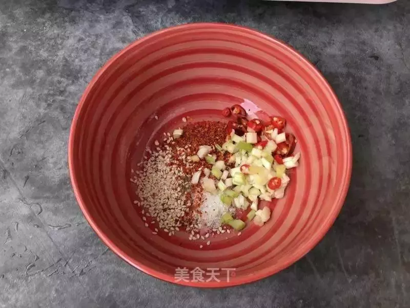 酸辣米粉:做法超級簡單,10分鐘就能搞定!