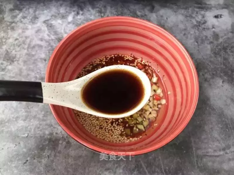 酸辣米粉:做法超級簡單,10分鐘就能搞定!
