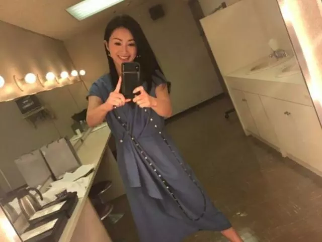 47歲酒井法子赴台表演,一場演出40萬,唱鄧麗君歌曲觀眾淚目