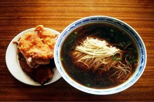 神人精闢分析「台女22歲-35歲絕對會有的行為模式」,準到讓大家誇讚「根本臺女觀察系」!