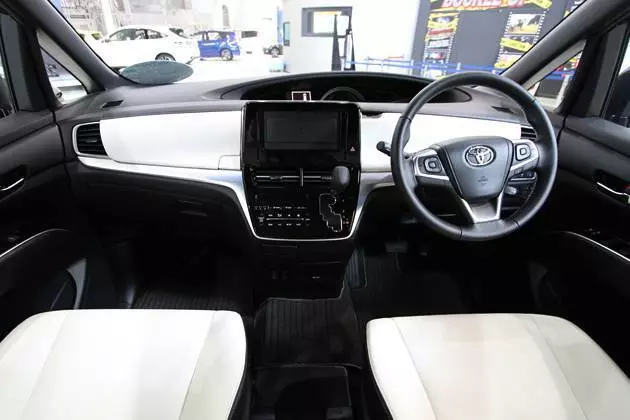 吉利嘉際/ PROTON MPV 實車曝光!內裝非常時尚精緻.... ESTIMA 和 ODYSSEY 完全沒有的比!