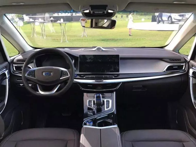 吉利嘉際/ PROTON MPV 實車曝光!內裝非常時尚精緻.... ESTIMA 和 ODYSSEY 完全沒有的比!