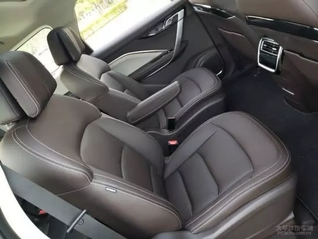 吉利嘉際/ PROTON MPV 實車曝光!內裝非常時尚精緻.... ESTIMA 和 ODYSSEY 完全沒有的比!