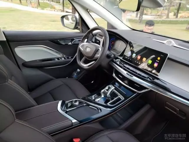 吉利嘉際/ PROTON MPV 實車曝光!內裝非常時尚精緻.... ESTIMA 和 ODYSSEY 完全沒有的比!