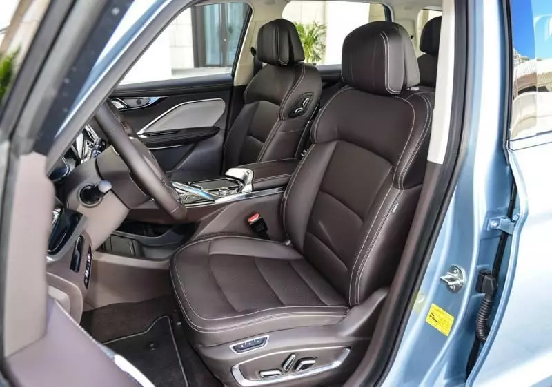 吉利嘉際/ PROTON MPV 實車曝光!內裝非常時尚精緻.... ESTIMA 和 ODYSSEY 完全沒有的比!