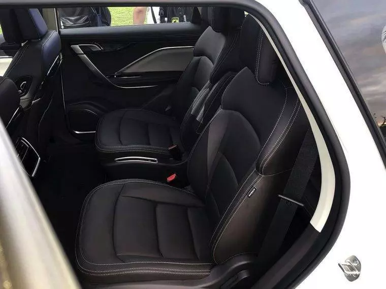 吉利嘉際/ PROTON MPV 實車曝光!內裝非常時尚精緻.... ESTIMA 和 ODYSSEY 完全沒有的比!